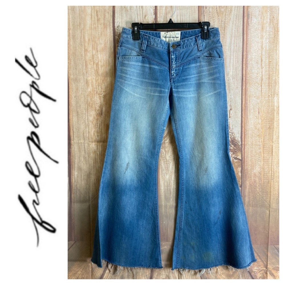 ➡️Free People 16” Flare Leg Jean Size 26x30”